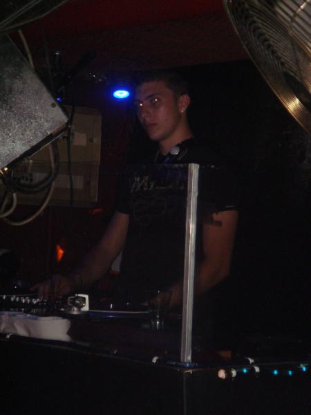 DJ J-FAD